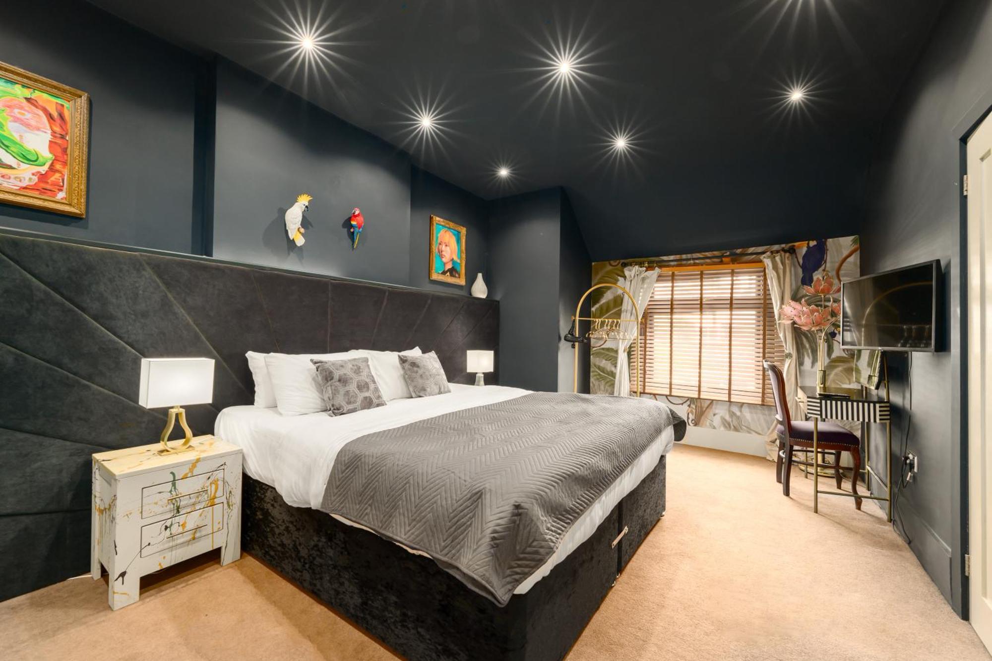City Retreat, Spacious 4 Bed House, Games Room, Parking, Hot Tub & Bbq Cardiff Luaran gambar