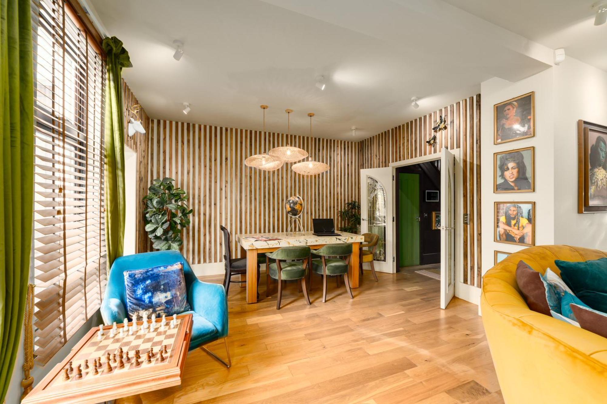 City Retreat, Spacious 4 Bed House, Games Room, Parking, Hot Tub & Bbq Cardiff Luaran gambar