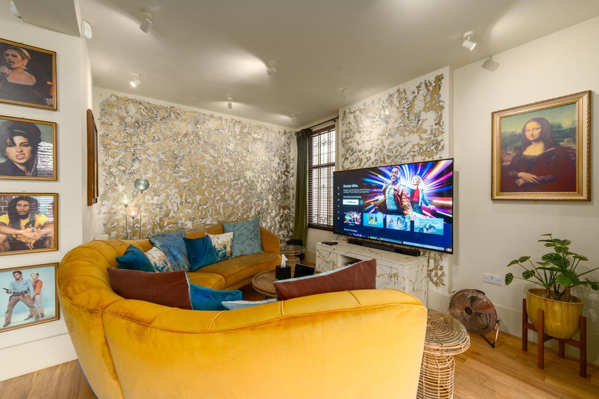 City Retreat, Spacious 4 Bed House, Games Room, Parking, Hot Tub & Bbq Cardiff Luaran gambar