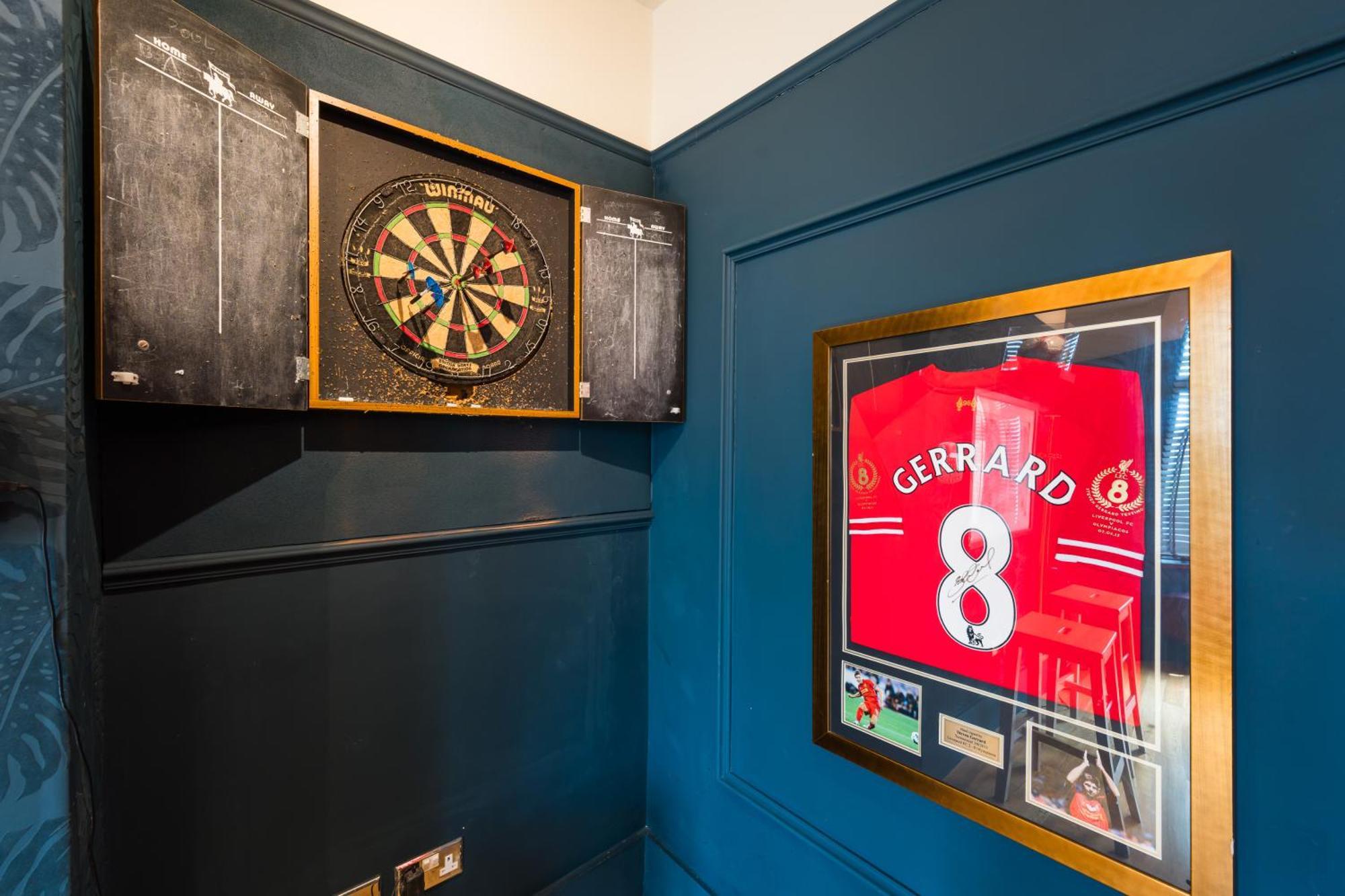 City Retreat, Spacious 4 Bed House, Games Room, Parking, Hot Tub & Bbq Cardiff Luaran gambar