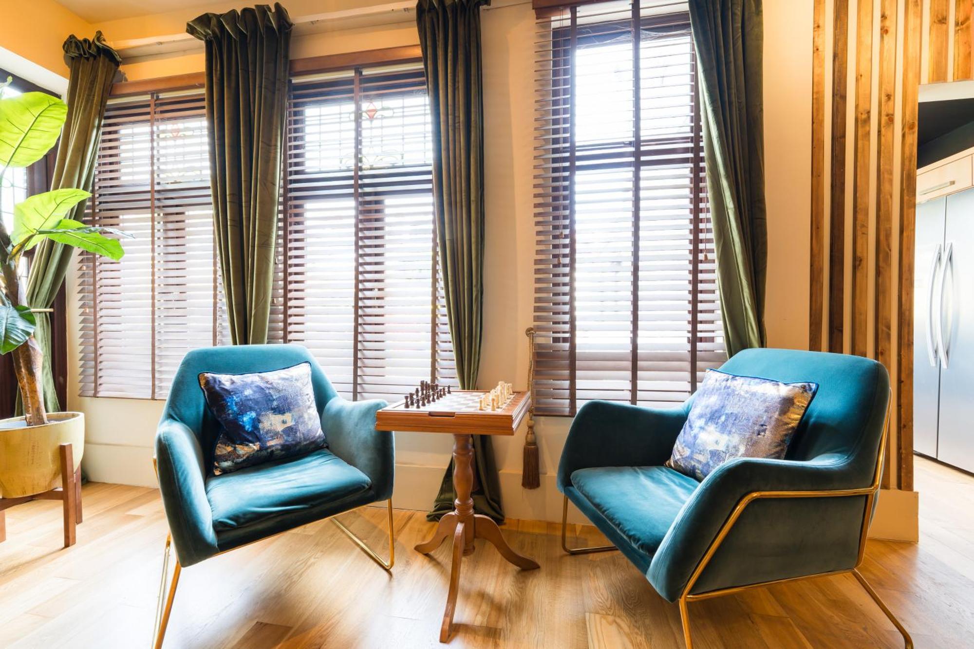City Retreat, Spacious 4 Bed House, Games Room, Parking, Hot Tub & Bbq Cardiff Luaran gambar